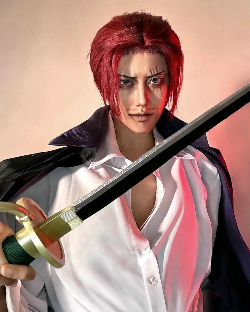 Tứ hoàng shanks tóc đỏ cầm kiếm khí chất cực ngầu