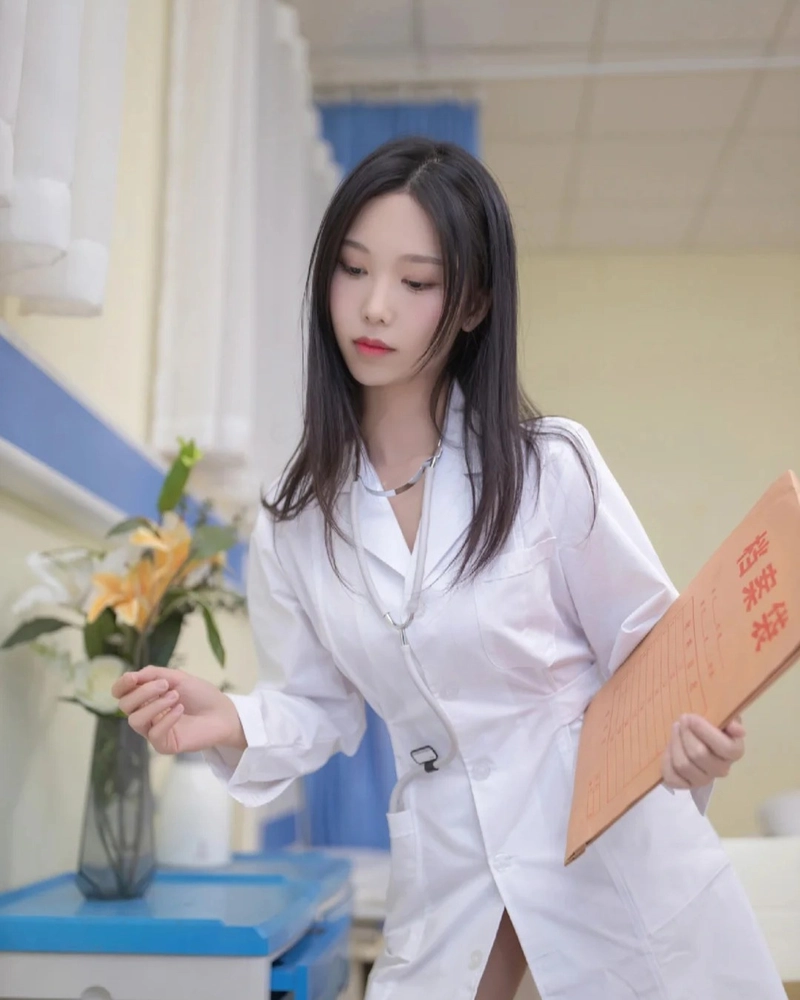 Y tá cosplay gợi cảm khoe thân hình hấp dẫn tinh hoa