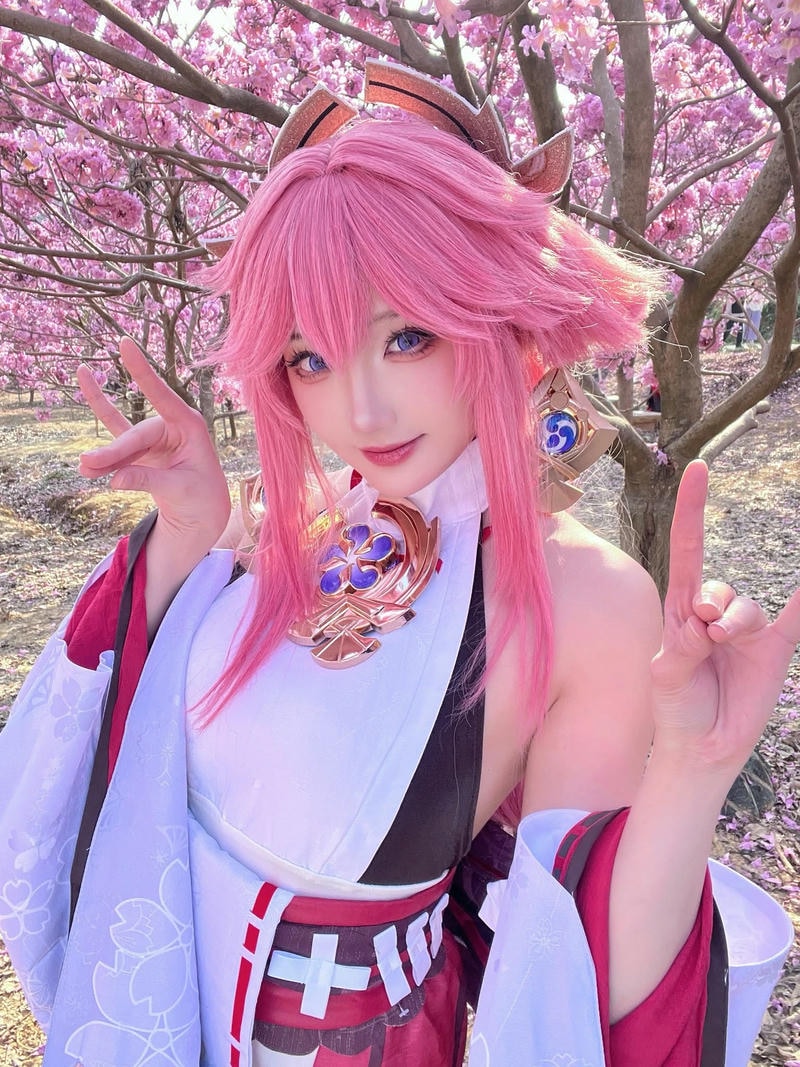 Gallery - 99+ Ảnh Yae Miko Cosplay hồ ly ranh ma táo bạo, quyến rũ - image 4