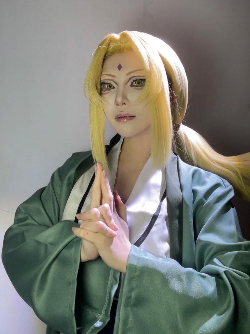 cosplay tsunade kết ấn tay tập trung cao độ đẹp