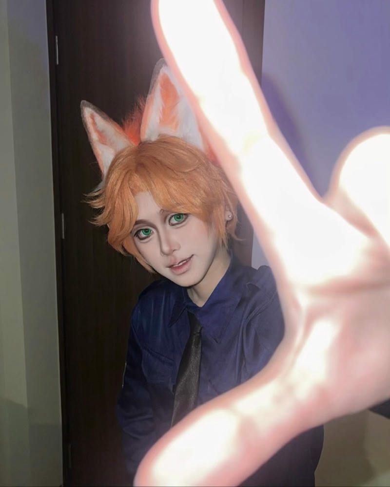 Ảnh cosplay anime nam tai thú tóc cam nhìn lén cute