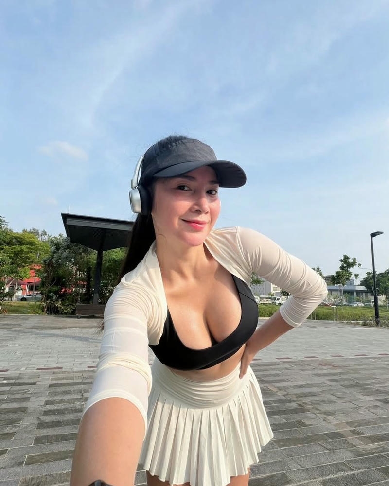 Ảnh gái xinh vú khoe vú to đẹp khoe đường nét gợi cảm