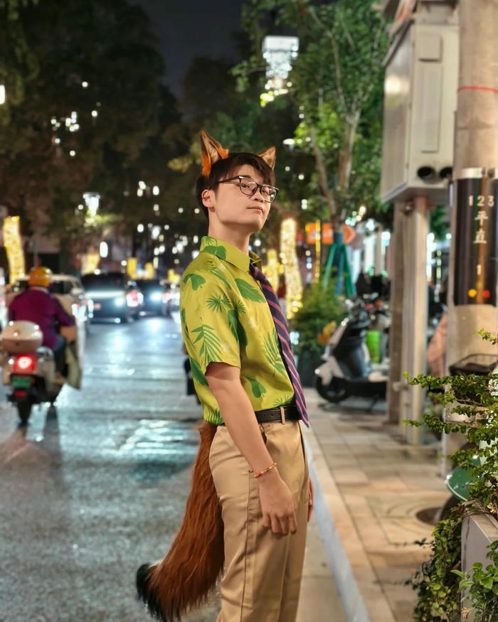 Cosplay Halloween nhân vật Shaggy áo xanh quần nâu vui