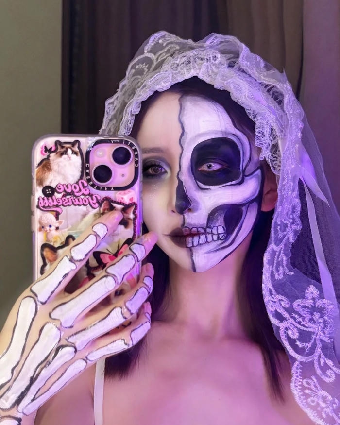 Cosplay Halloween trang điểm nửa mặt đầu lâu xương trắng