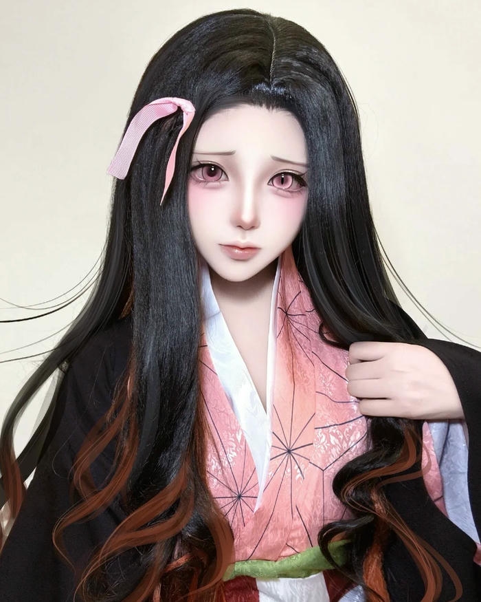 Cosplay Nezuko cận mặt xinh đẹp ngậm ống tre xanh