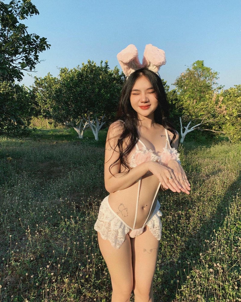 Gái xinh mlem dáng vẻ đáng yêu lạ