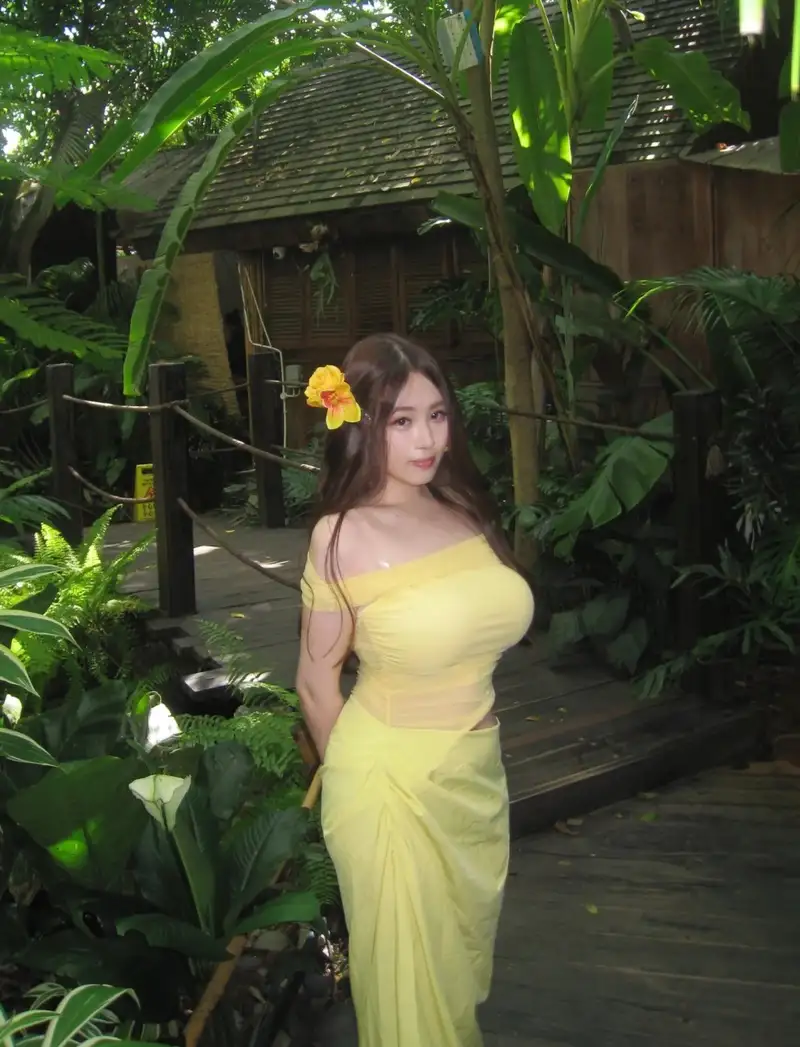Gallery - 149+ ảnh gái xinh khoe vú to đẹp hồng hào không che - image 60