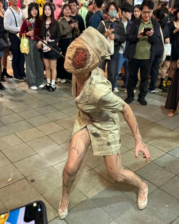 Trang phục Halloween ma quái y tá đầu quấn băng