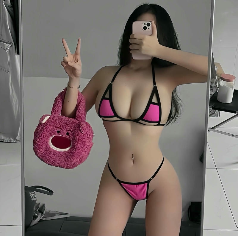 Vẻ mlem làm nổi nét xinh gái trẻ