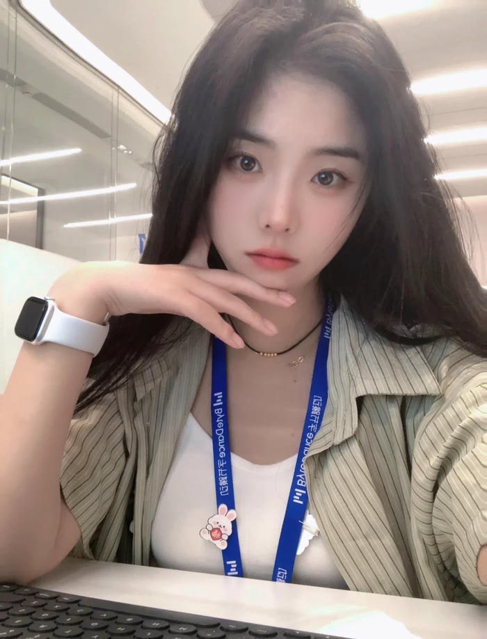 ảnh gái văn phòng xinh xắn dễ thương