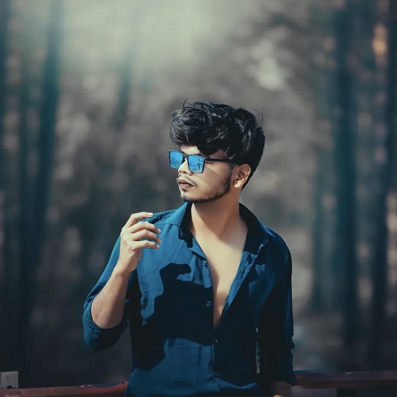 Ấn Độ trai đẹp đeo kính nổi bật