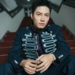 Ảnh Anh Tú Voi Bản Đôn ngầu phong cách cá tính