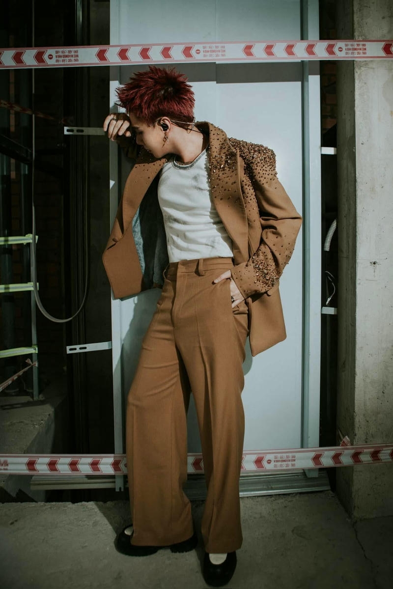 Ảnh Lou Hoàng ngầu với phong cách cool cá tính