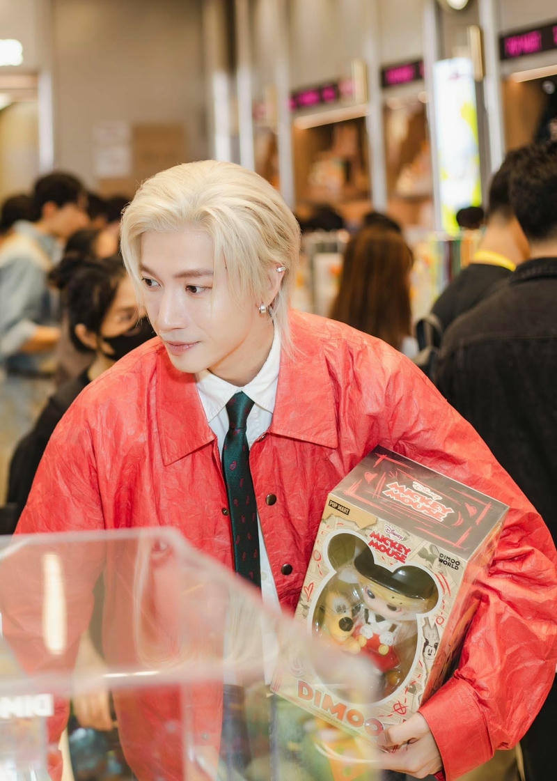 Ảnh ST Sơn Thạch đẹp trai ánh nhìn cuốn hút