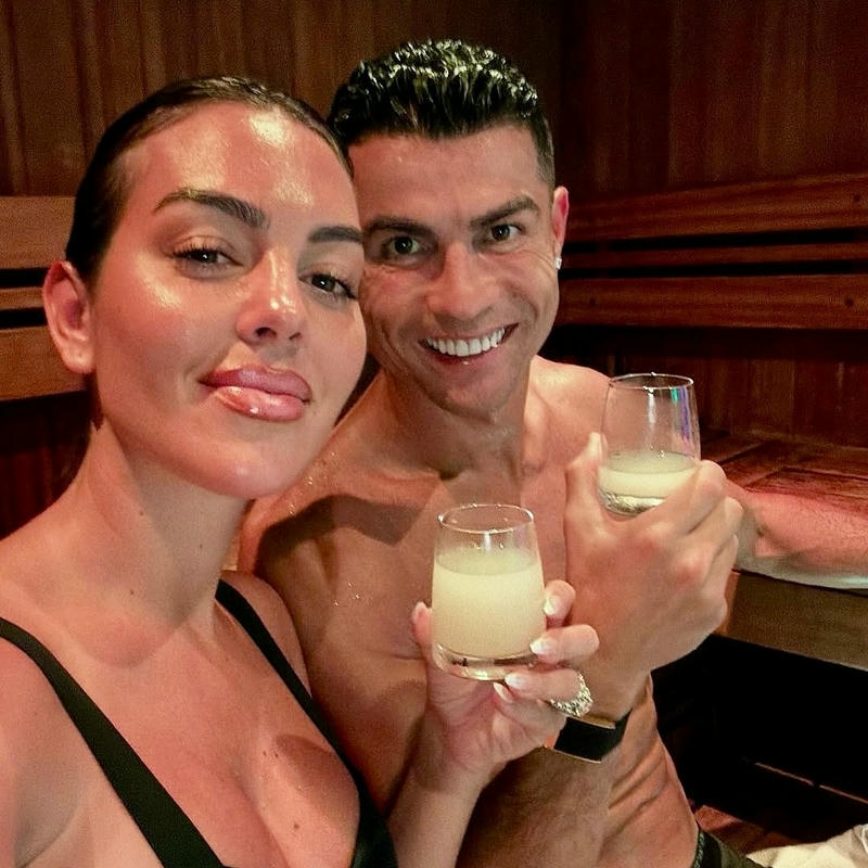 Ảnh avatar Ronaldo và bạn gái Georgina Rodriguez chụp chung