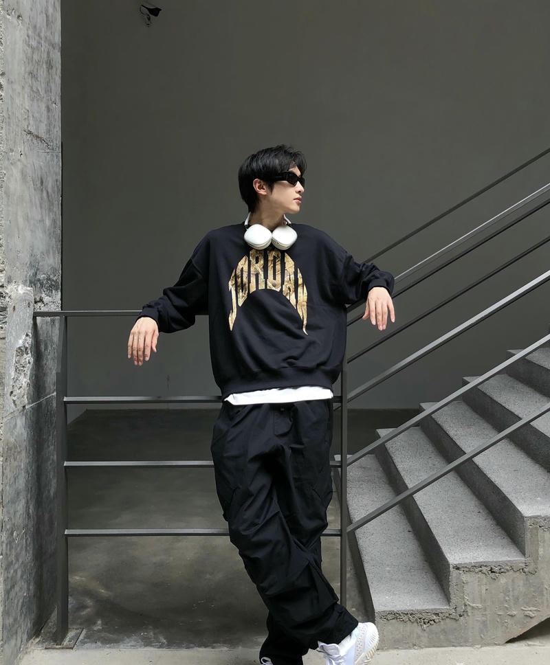 Ảnh boy phố trong trang phục đơn giản mà cuốn hút