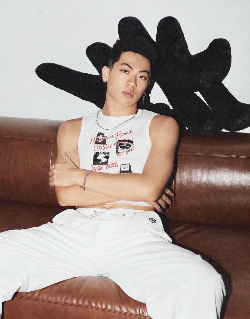 Ảnh hot boy ghi lại thần thái trẻ trung của chàng trai điển trai