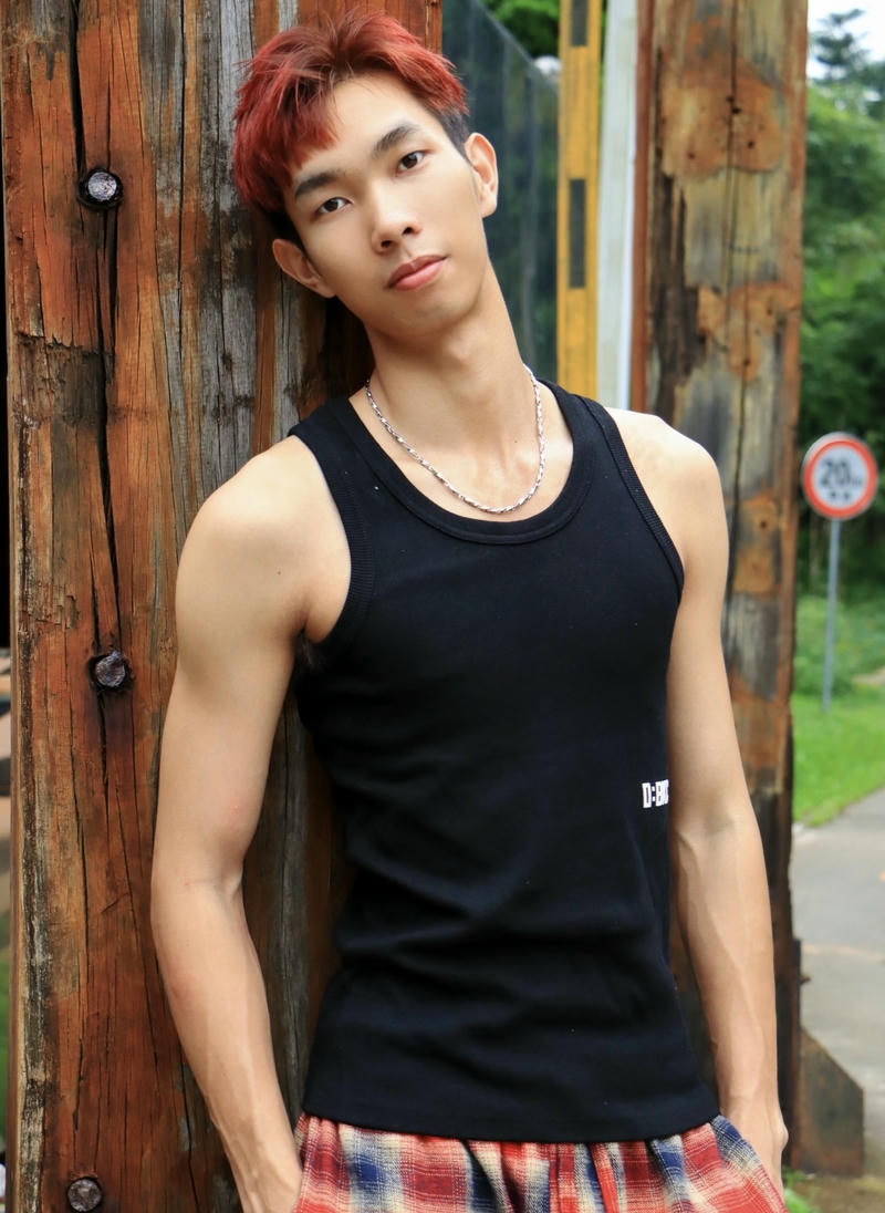 Ánh mắt cuốn hút của chàng trai trẻ trong bộ ảnh hot boy