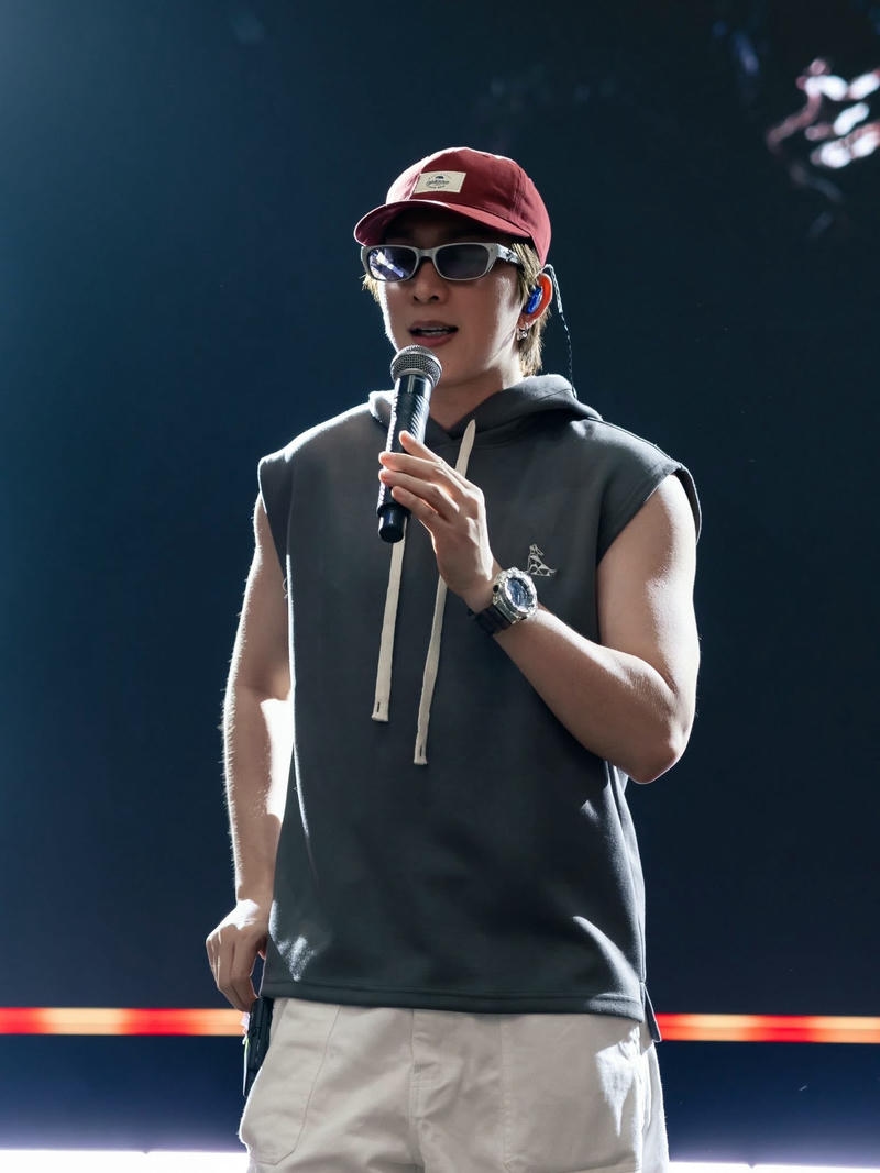 Ảnh nền Tăng Phúc ngầu phong cách cá tính