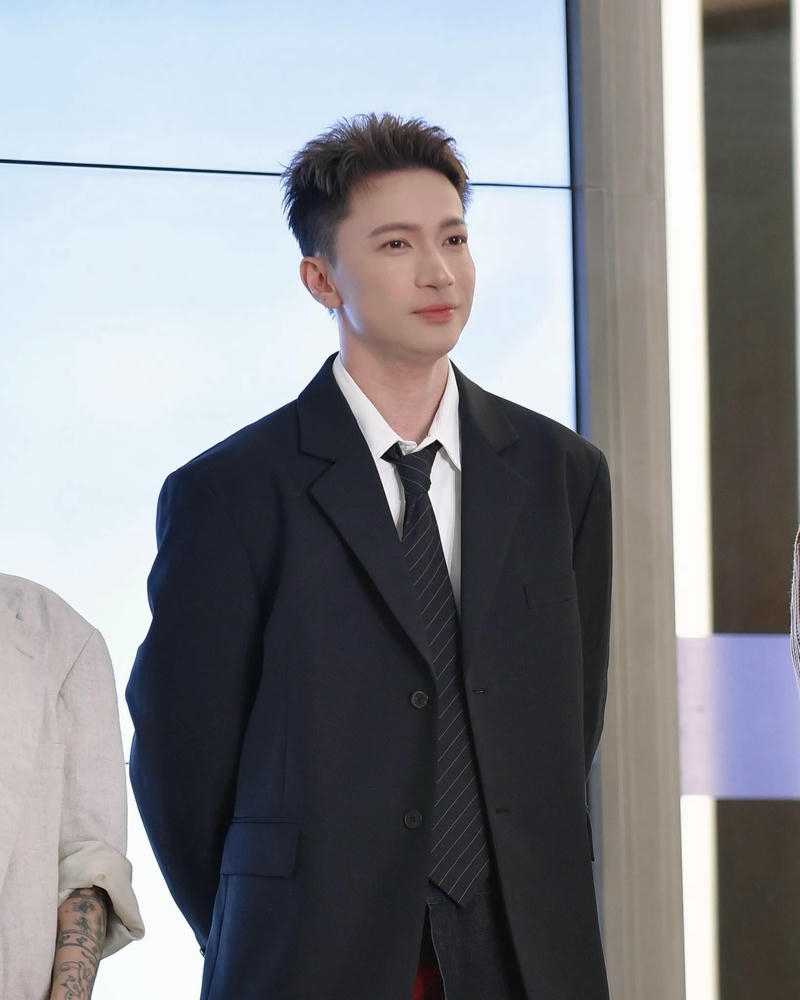 Ảnh sắc nét hình nền ST Sơn Thạch cực kỳ thu hút