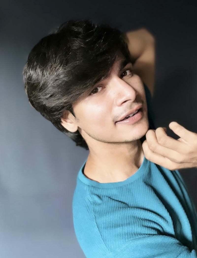 Ảnh trai Ấn Độ ánh mắt sắc sảo