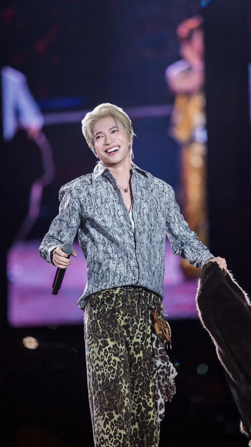 Biểu cảm cuốn hút hình nền ST Sơn Thạch chất