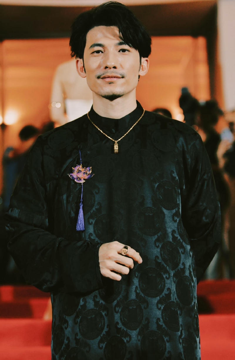 Biểu cảm lạnh Liên Bỉnh Phát tạo cảm giác ngầu riêng