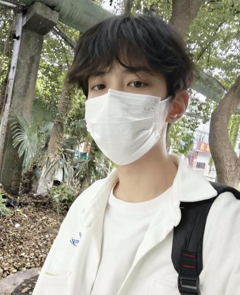 Bức hình trai đeo khẩu trang gương mặt đẹp trai