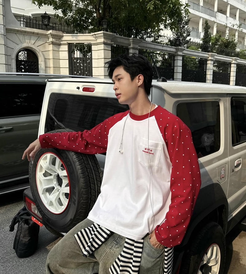 Bức hình trai đẹp Việt Nam chụp cảnh ô tô