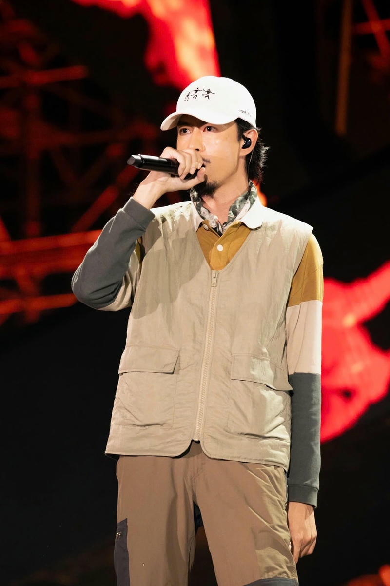 Chân dung Đen Vâu ánh sáng nhẹ đầy cảm xúc