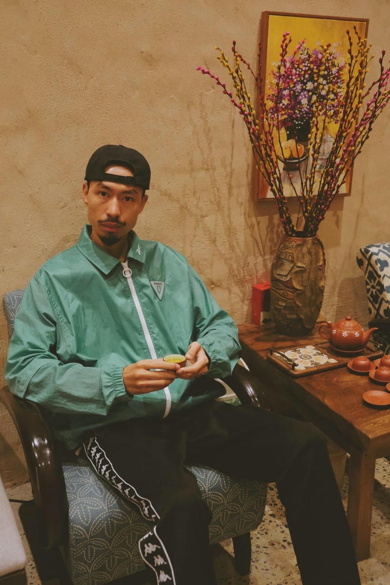 Chân dung Đen Vâu đội mũ cá tính phong cách riêng