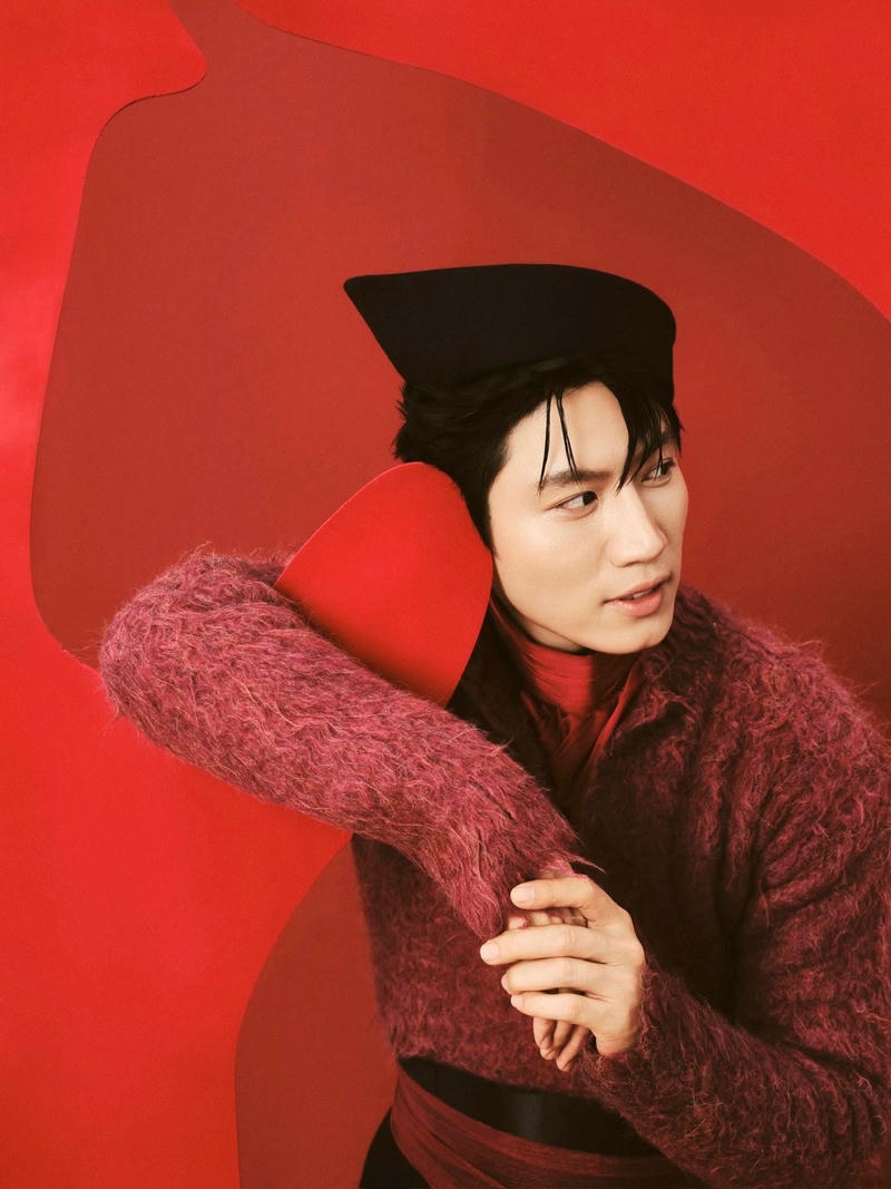 Chân dung điển trai của Anh Tú Voi Bản Đôn làm nền