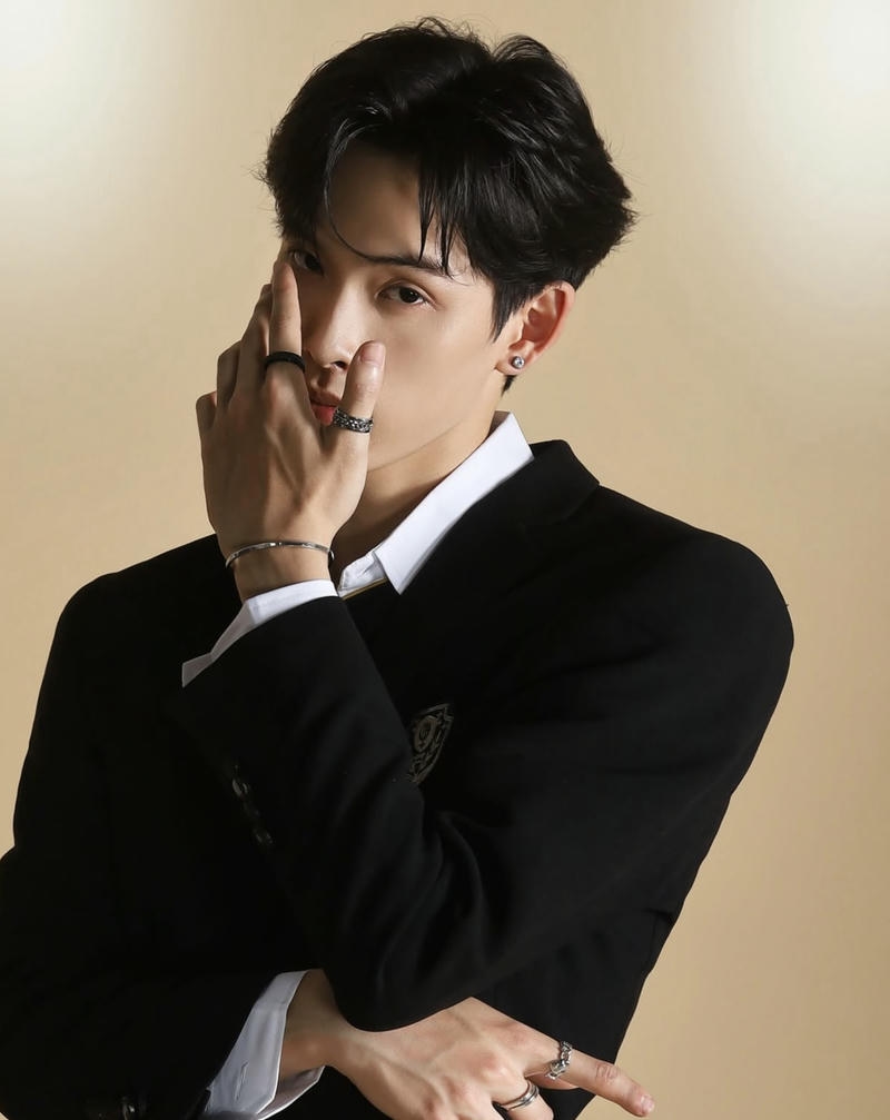 Chân dung trai đẹp Việt Nam gương mặt điển trai cuốn hút