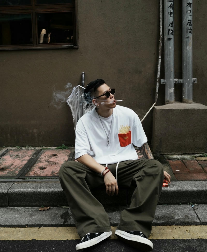 Góc nghiêng thần thái trong ảnh mặt boy phố rõ nét