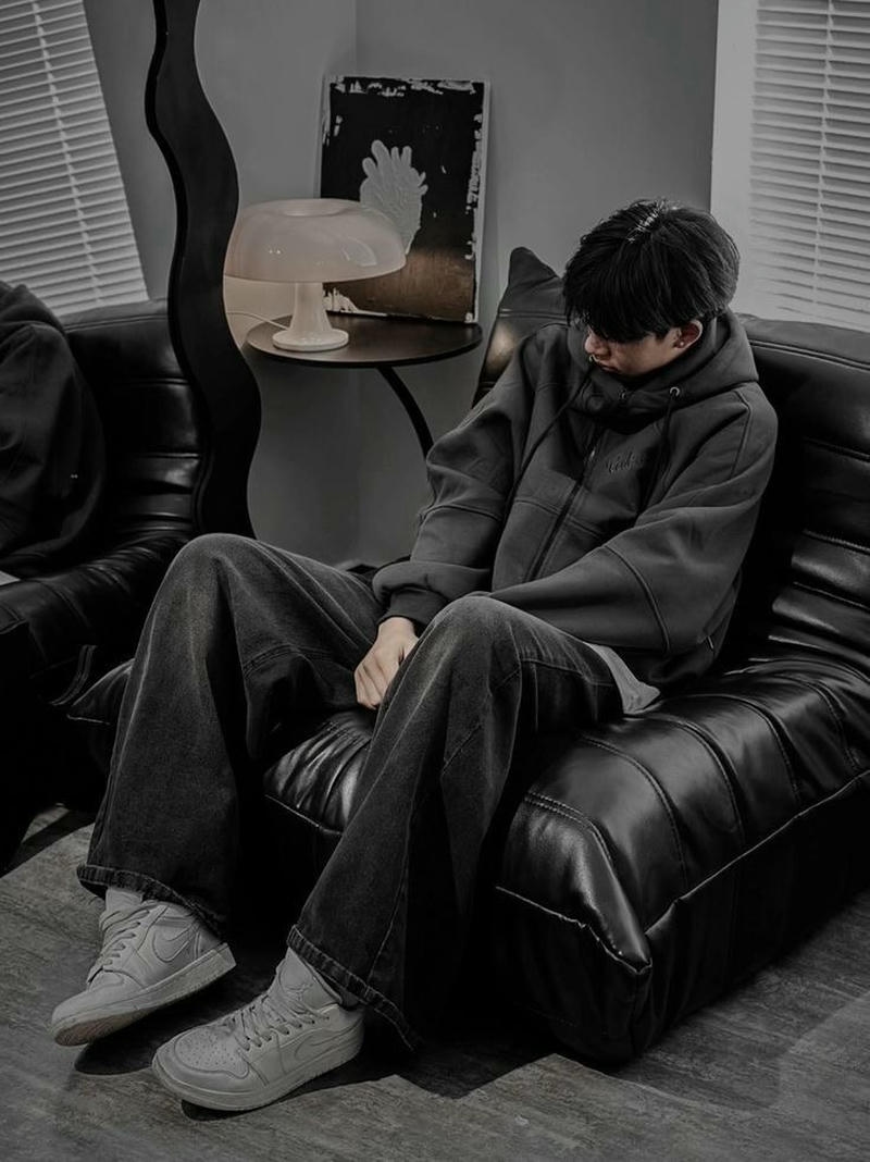 Gương mặt lạnh lùng chuẩn ảnh mặt boy phố đẹp