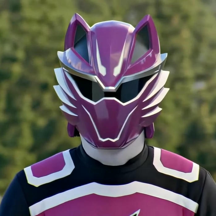 Hình ảnh avatar siêu nhân tím mặt nạ sói hoang dã