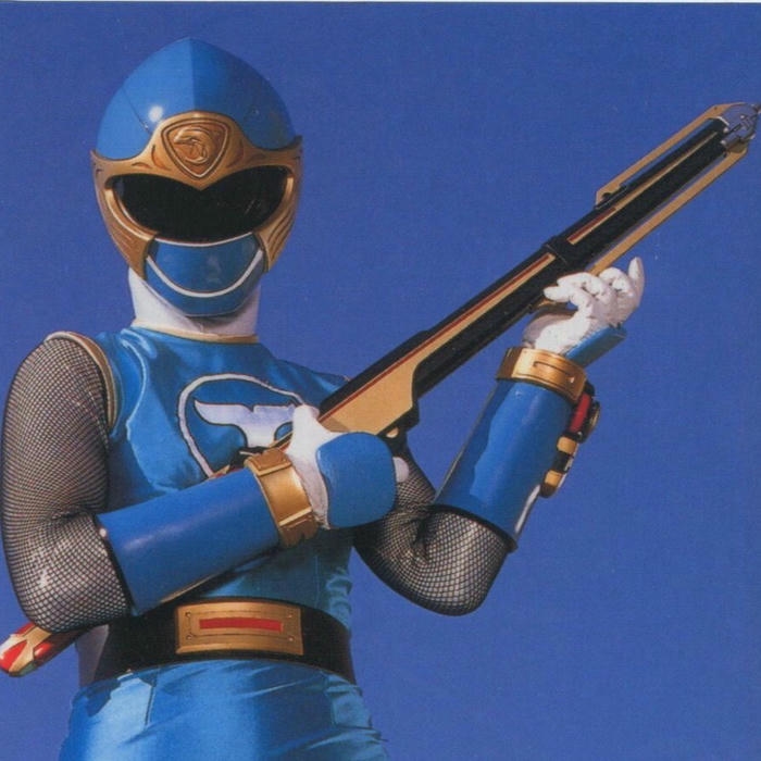 Hình ảnh avatar siêu nhân xanh dương cầm kiếm dài