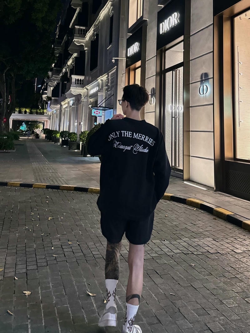 Hình ảnh boy phố ngầu chụp từ phía sau đầy bí ẩn