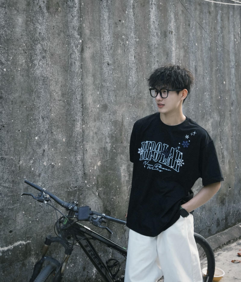 Hình ảnh trai đẹp đeo kính khuôn mặt ưa nhìn