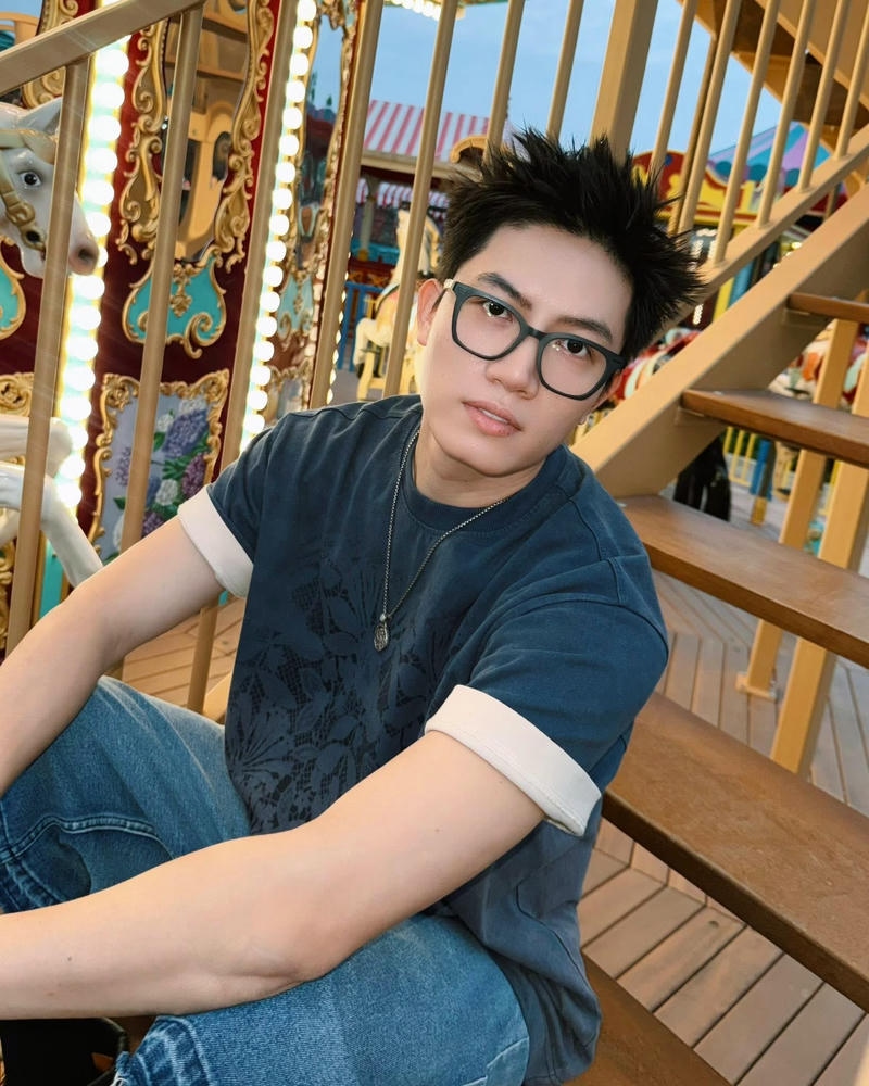 Hình nền Anh Tú Voi Bản Đôn đẹp trai thu hút ánh nhìn