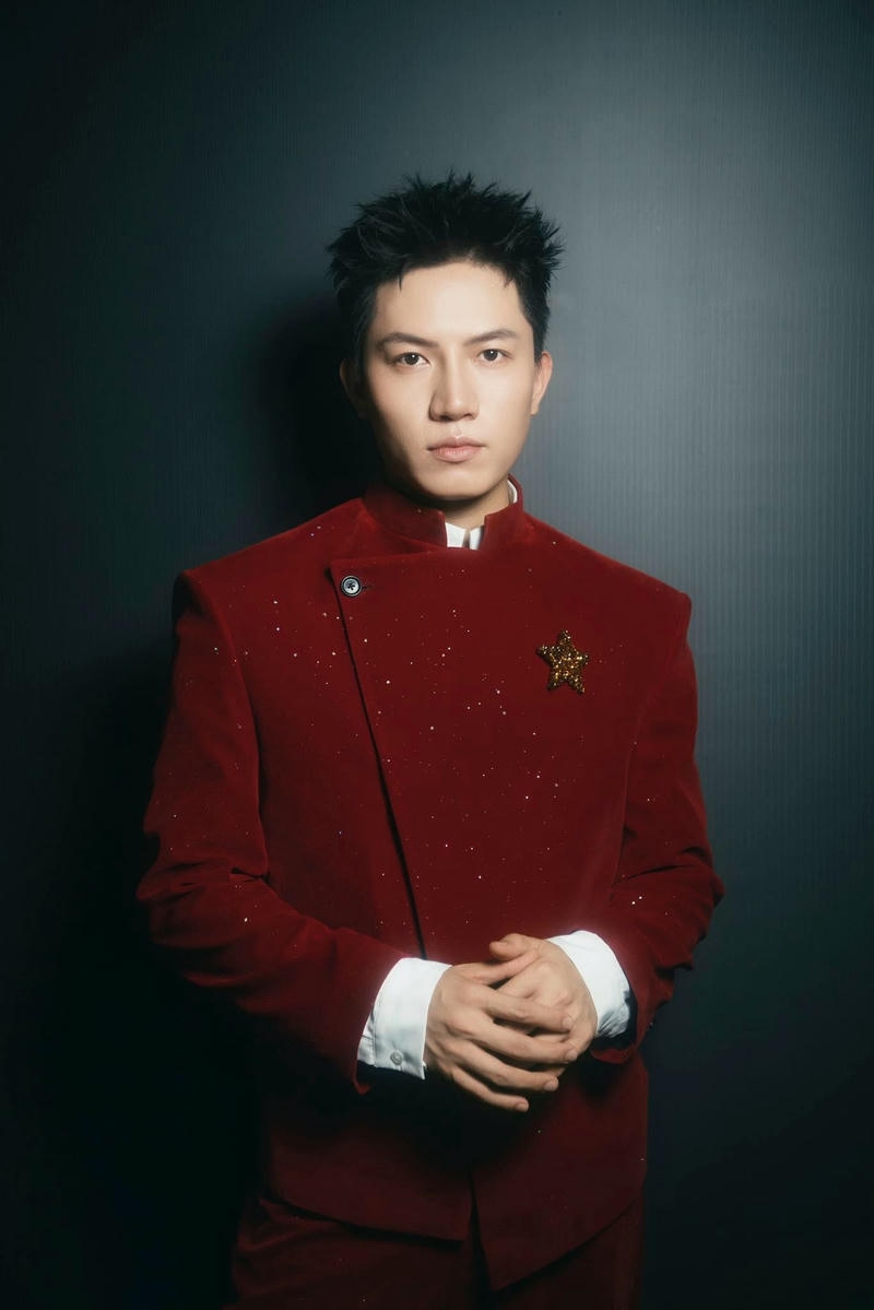 Hình nền Anh Tú Voi Bản Đôn ngầu đầy cá tính riêng