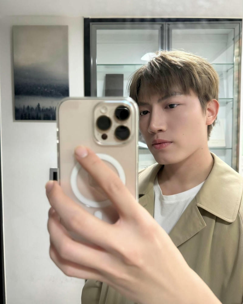 Hình nền Anh Tú Voi Bản Đôn phong cách cá tính hiện đại