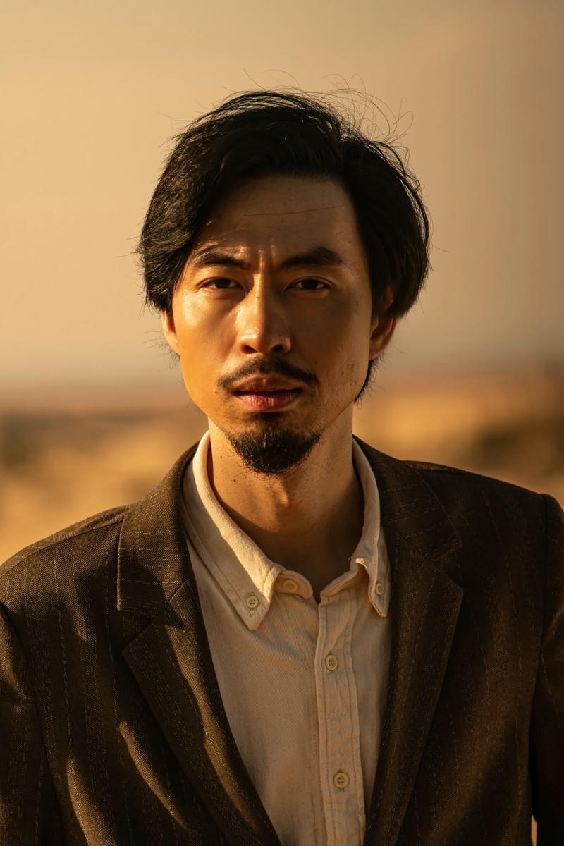 Hình nền Đen Vâu ngầu ánh mắt sắc lạnh cuốn hút