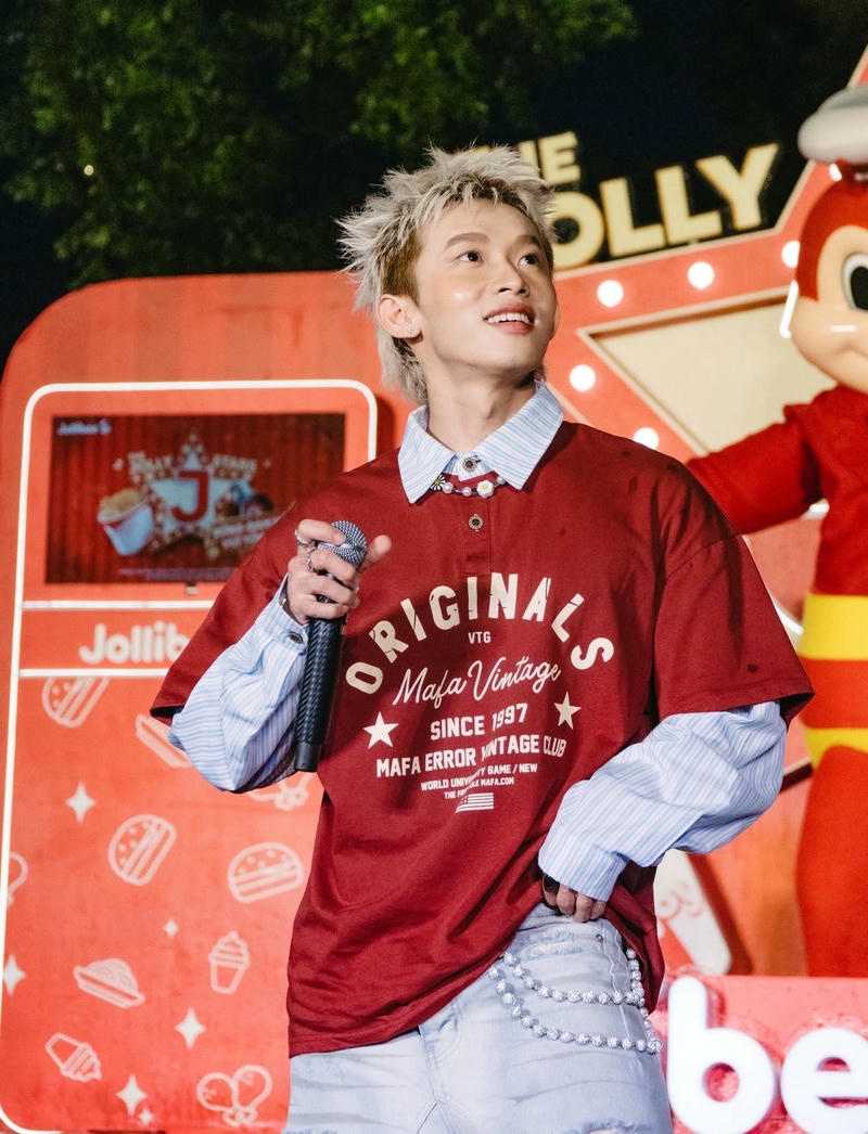 Hình nền Kay Trần thần thái tự tin hợp làm avatar