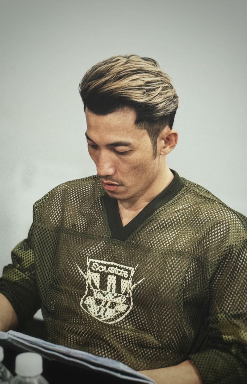 Hình nền Liên Bỉnh Phát phong cách đời thường cuốn hút