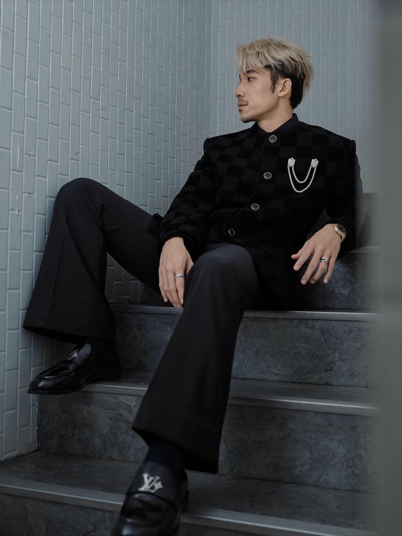 Hình nền Liên Bỉnh Phát phong cách trẻ trung năng động