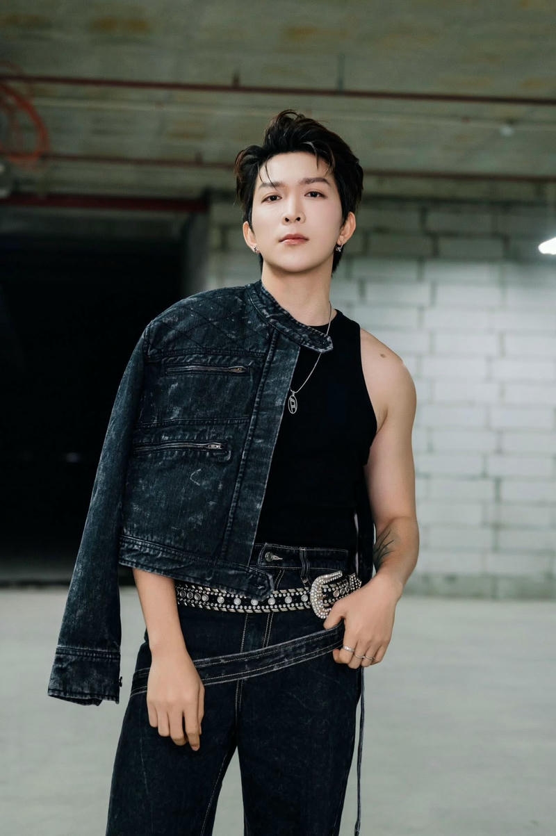 Hình nền Tăng Phúc ngầu ánh mắt sắc lạnh