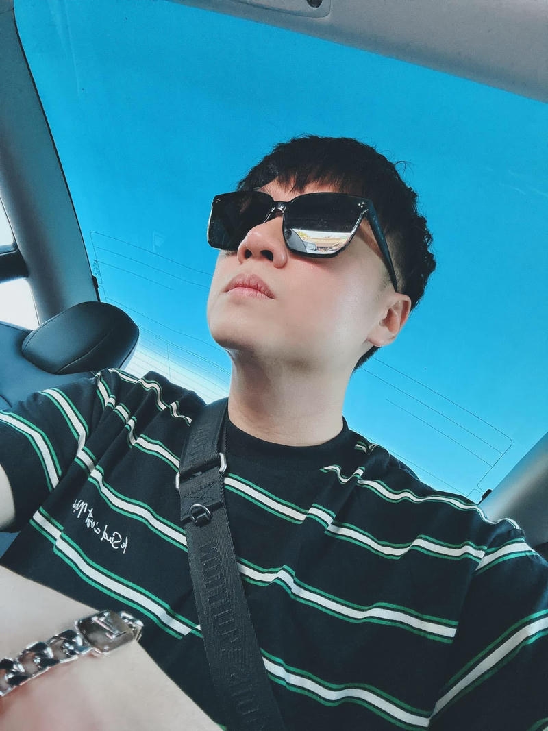 Hình nền Vương Anh Tú đẹp trai phong cách nhẹ nhàng