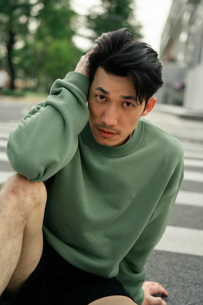 Khoảnh khắc Liên Bỉnh Phát đẹp trai tự nhiên ánh nhìn sâu