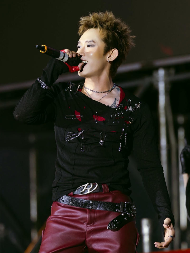 Khoảnh khắc biểu diễn Kay Trần cực cháy sân khấu